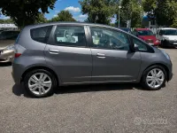 Usata Honda Jazz Elegance 99 CV (72 kW) 2011 Grigio Utilitaria