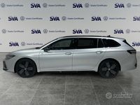 Usata VW Passat R-line 150 CV (110 kW) 2024 Grigio Station wagon