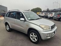 Usata Toyota RAV4 150 CV (110 kW) 2002 Argento SUV