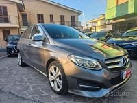 Usata Mercedes B180 Premium 108 CV (79 kW) 2016 Grigio Monovolume