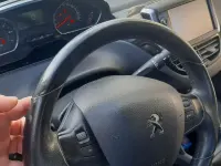 Usata Peugeot 208 95 CV (69 kW) 2015 Utilitaria