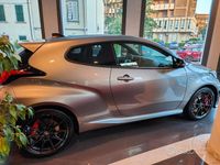 Usata Toyota Yaris 280 CV (205 kW) 2024 Grigio Utilitaria
