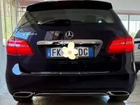 Usata Mercedes B200 136 CV (100 kW) 2017 Blu/azzurro Utilitaria