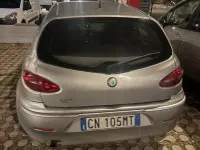 Usata Alfa Romeo 147 116 CV (85 kW) 2004 Grigio Utilitaria