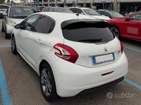 Usata Peugeot 208 Allure 82 CV (60 kW) 2015 Bianco Utilitaria