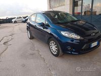 Usata Ford Fiesta 70 CV (51 kW) 2011 Blu Berlina