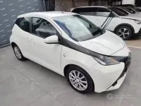 Usata Toyota Aygo 69 CV (50 kW) 2016 Bianco Utilitaria