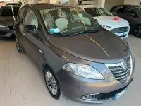 Usata Lancia Ypsilon Platinum 69 CV (50 kW) 2012 Marrone Utilitaria