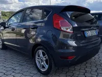 Usata Ford Fiesta Titanium 60 CV (44 kW) 2015 Grigio Utilitaria