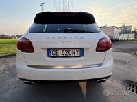 Usata Porsche Cayenne 2011 Bianco SUV