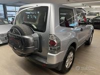 Usata Mitsubishi Pajero Instyle 200 CV (147 kW) 2016 Argento SUV