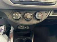 Usata Toyota Yaris Active 69 CV (50 kW) 2016 Bianco Berlina