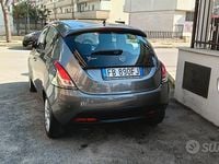 Usata Lancia Ypsilon Gold 69 CV (50 kW) 2015 Grigio Utilitaria