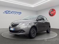 Usata Lancia Ypsilon Gold 70 CV (51 kW) 2024 Grigio chiaro Utilitaria