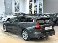 Usata Volvo V60 Inscription 190 CV (139 kW) 2019 Pine grey Station wagon
