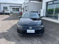 Usata VW Golf VIII Life 110 CV (80 kW) 2022 Deep black perlato Berlina