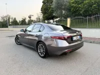 Usata Alfa Romeo Giulia Super 150 CV (110 kW) 2018 Grigio Berlina