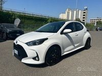 Usata Toyota Yaris Hybrid Active 116 CV (85 kW) 2022 Bianco Berlina