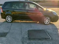 Usata Opel Zafira 150 CV (110 kW) 2010 Nero Monovolume