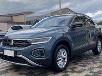 Usata VW T-Roc Life 116 CV (85 kW) 2023 Nero SUV