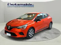 Usata Renault Clio V Equilibre 101 CV (74 kW) 2023 Arancione Berlina