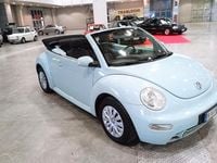 Usata VW New Beetle 101 CV (74 kW) 2004 Blu Utilitaria