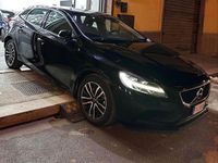 Usata Volvo V40 120 CV (88 kW) 2019 Nero Berlina