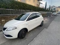 Usata Lancia Ypsilon Gold 69 CV (50 kW) 2018 Bianco Utilitaria