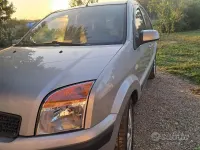 Usata Ford Fusion 68 CV (50 kW) 2008 Grigio Utilitaria