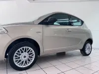 Usata Lancia Ypsilon 80 CV (58 kW) 2014 Marrone Utilitaria