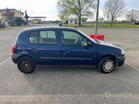 Usata Renault Clio II 58 CV (42 kW) 1999 Blu Berlina