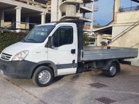 usata Iveco Daily 2.3 HDI CASSONE M 3.8