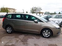 Usata Peugeot 5008 112 CV (82 kW) 2011 Grigio Monovolume
