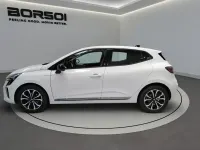 Używany Renault Clio V Techno 91 KM (66 kW) 2024 Biały Sedan/Limuzyna