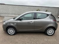 Usata Lancia Ypsilon Gold 69 CV (50 kW) 2017 Grigio Utilitaria