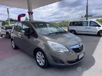 Usata Opel Meriva 120 CV (88 kW) 2011 Beige Monovolume