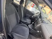 Usata Ford Fiesta Ghia 68 CV (50 kW) 2004 Blu Utilitaria