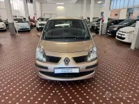Usata Renault Modus Dynamique 75 CV (55 kW) 2005 Marrone Monovolume