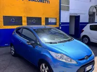 Usata Ford Fiesta 95 CV (69 kW) 2011 Blu Berlina