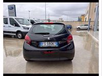 Usata Peugeot 208 Active 102 CV (75 kW) 2018 Nero metallizzato Utilitaria