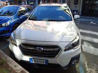 Usata Subaru Outback Premium 175 CV (128 kW) 2018 Bianco Station wagon