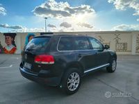 Usata VW Touareg 175 CV (128 kW) 2005 Nero SUV