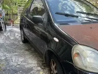 Usata Toyota Yaris 75 CV (55 kW) 2002 Nero Berlina