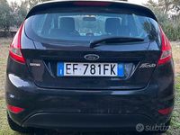 Usata Ford Fiesta 71 CV (52 kW) 2010 Nero Berlina