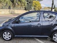 Usata Toyota Aygo 68 CV (50 kW) 2005 Grigio Utilitaria