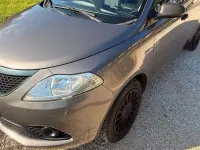 Usata Lancia Ypsilon 69 CV (50 kW) 2019 Grigio Utilitaria