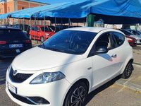 Usata Lancia Ypsilon Platinum 69 CV (50 kW) 2016 Bianco Utilitaria