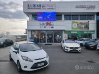 Usata Ford Fiesta Titanium 97 CV (71 kW) 2009 Bianco Berlina