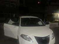 Usata Lancia Ypsilon 85 CV (62 kW) 2015 Bianco Utilitaria