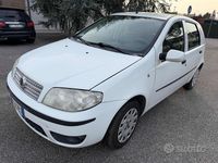 Usata Fiat Punto Active 59 CV (43 kW) 2010 Bianco Utilitaria